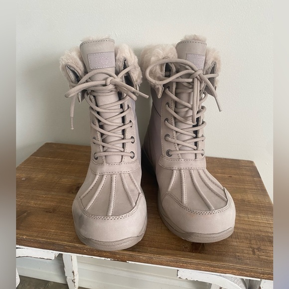 UGG Butte Mono Waterproof Leather Men's Lace Up
Boots 1120979 Size 9 - Picture 1 of 7